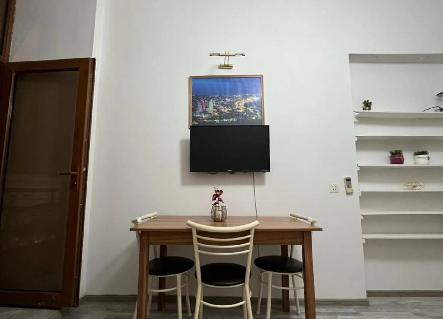 Nizami Street Apartment With An Ideal Balcony Baku